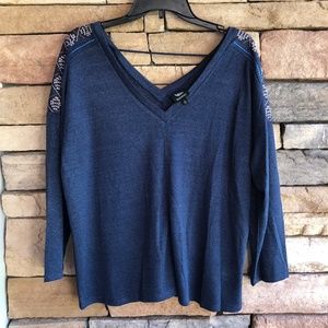 Bobeau navy blue distressed v-neck long sleeve top New Large